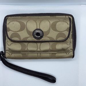 COACH Wristlet Wallet (Small)